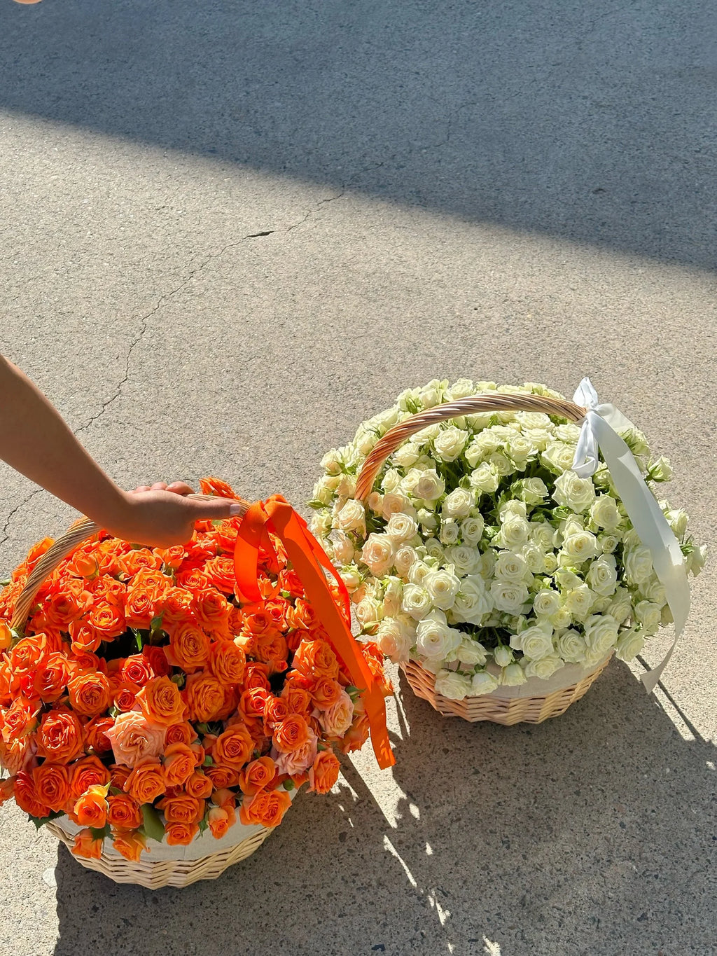 Spray Rose FLWR Basket