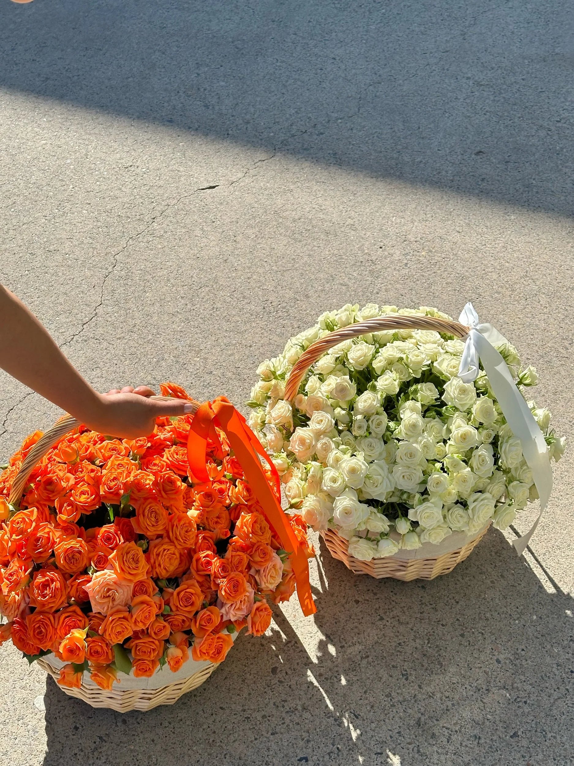 Spray Rose FLWR Basket